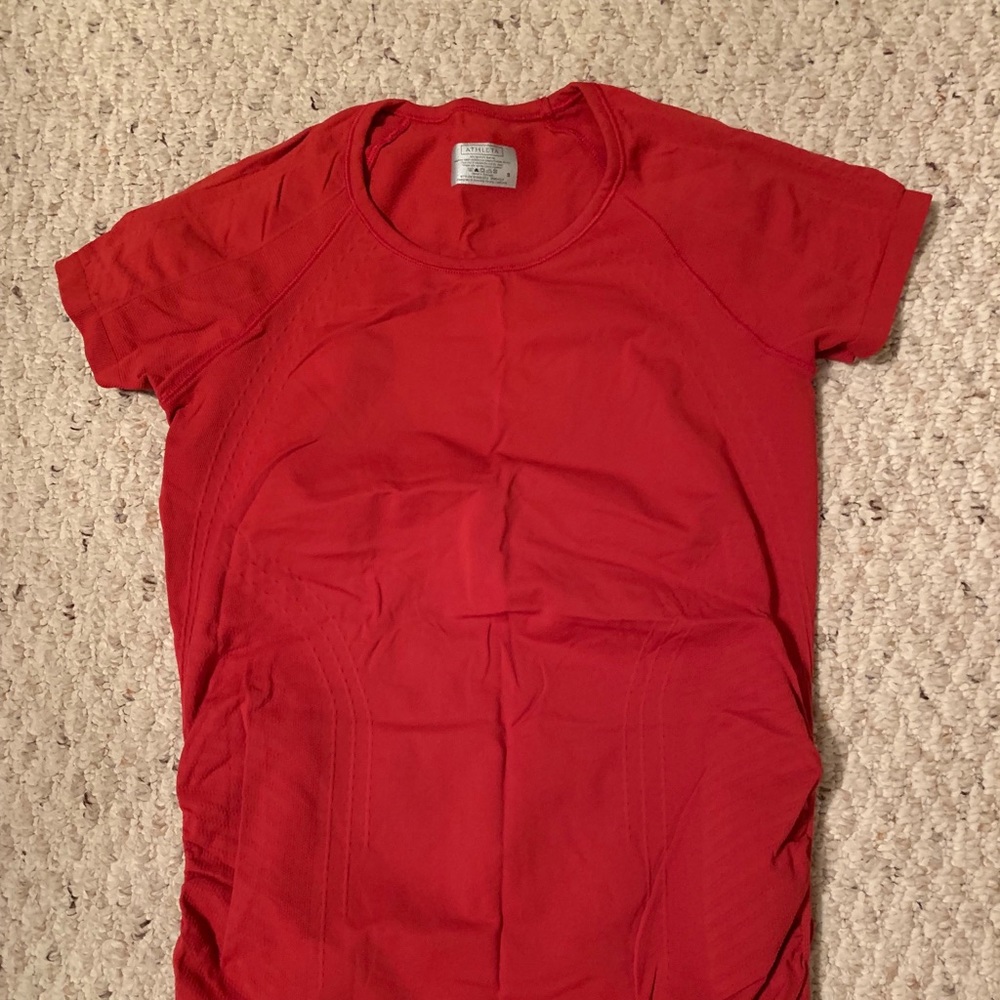 Athleta small short sleeve workout shirt